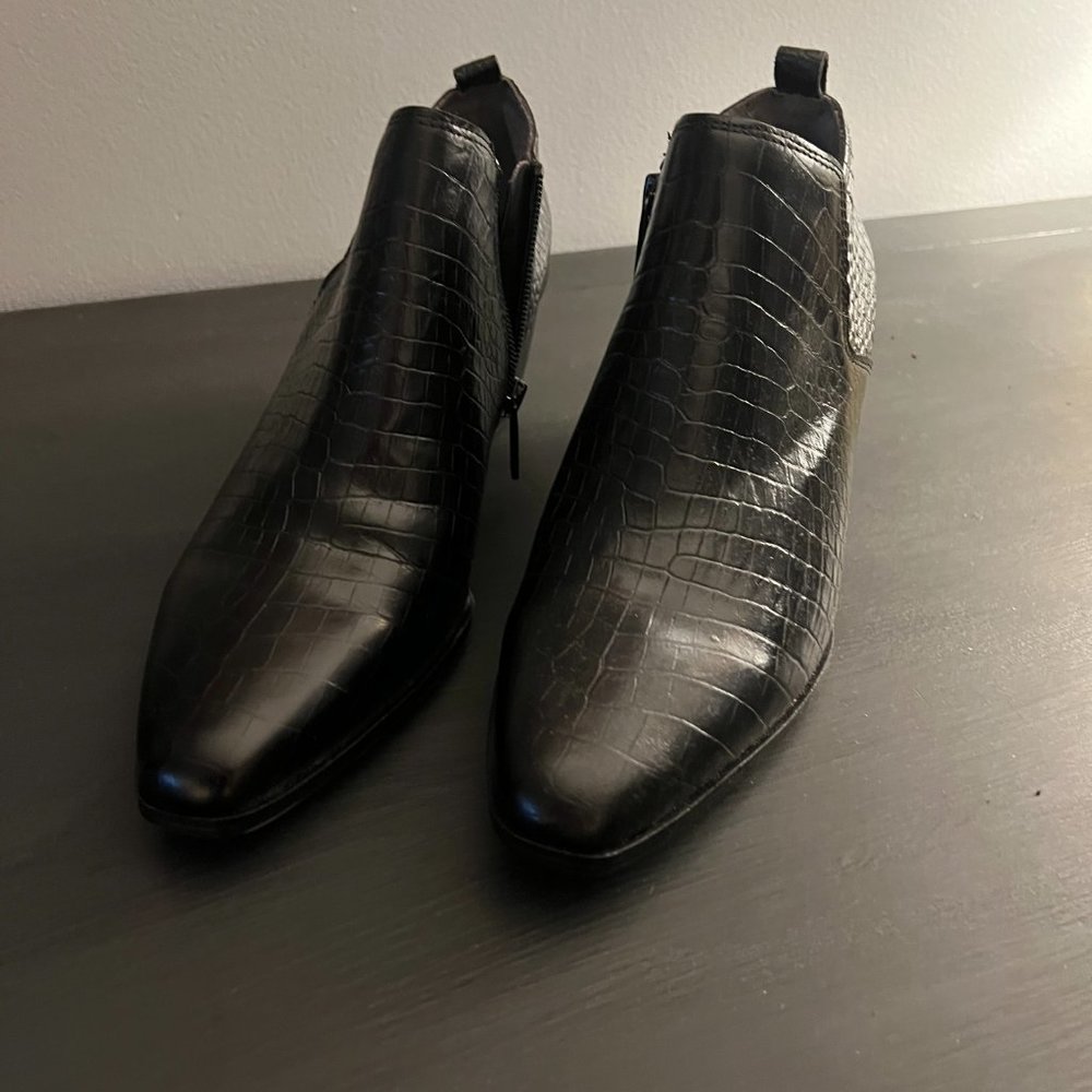 Franco Sarto booties crocodile embossed